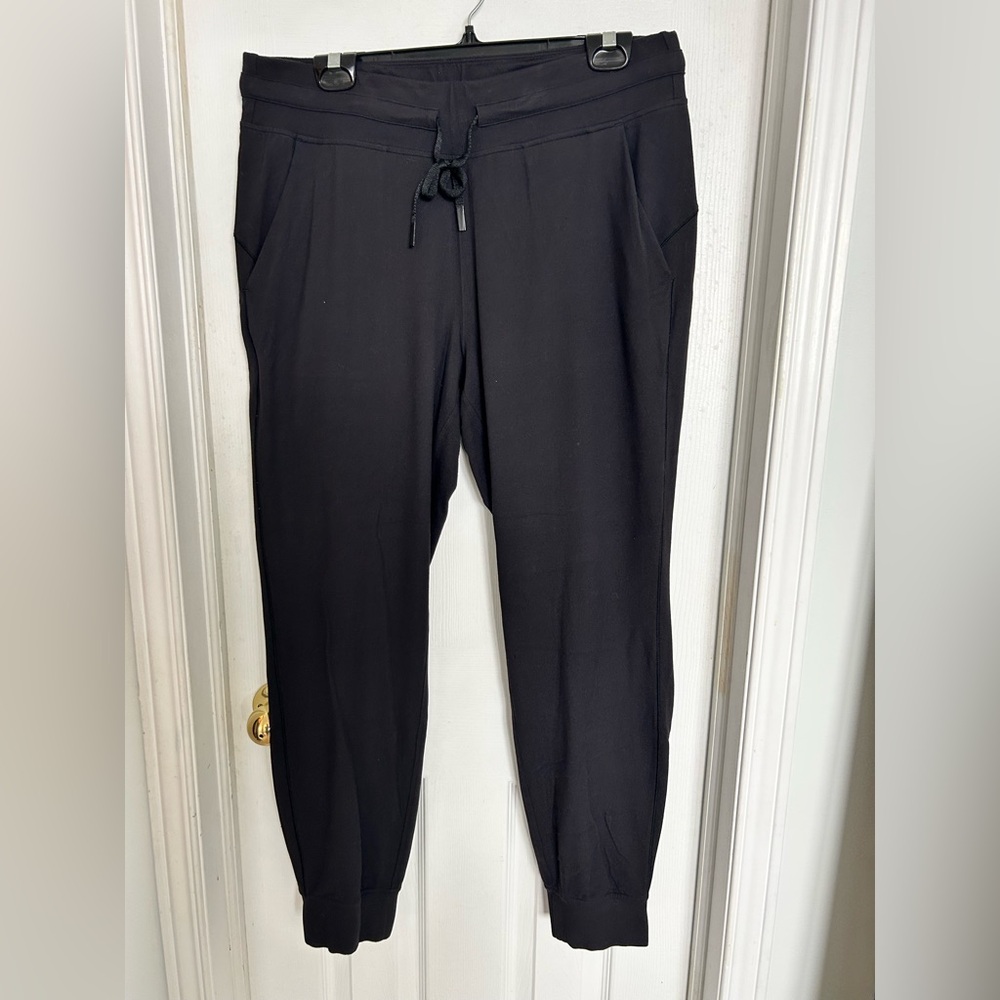 Women's lululemon Black Jogger Pants